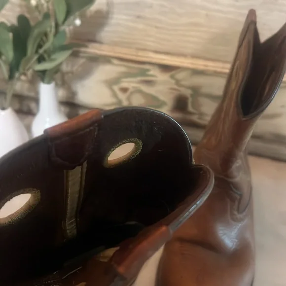 Ariat Boots 🥾 U.S. 4 - Picture 10 of 13